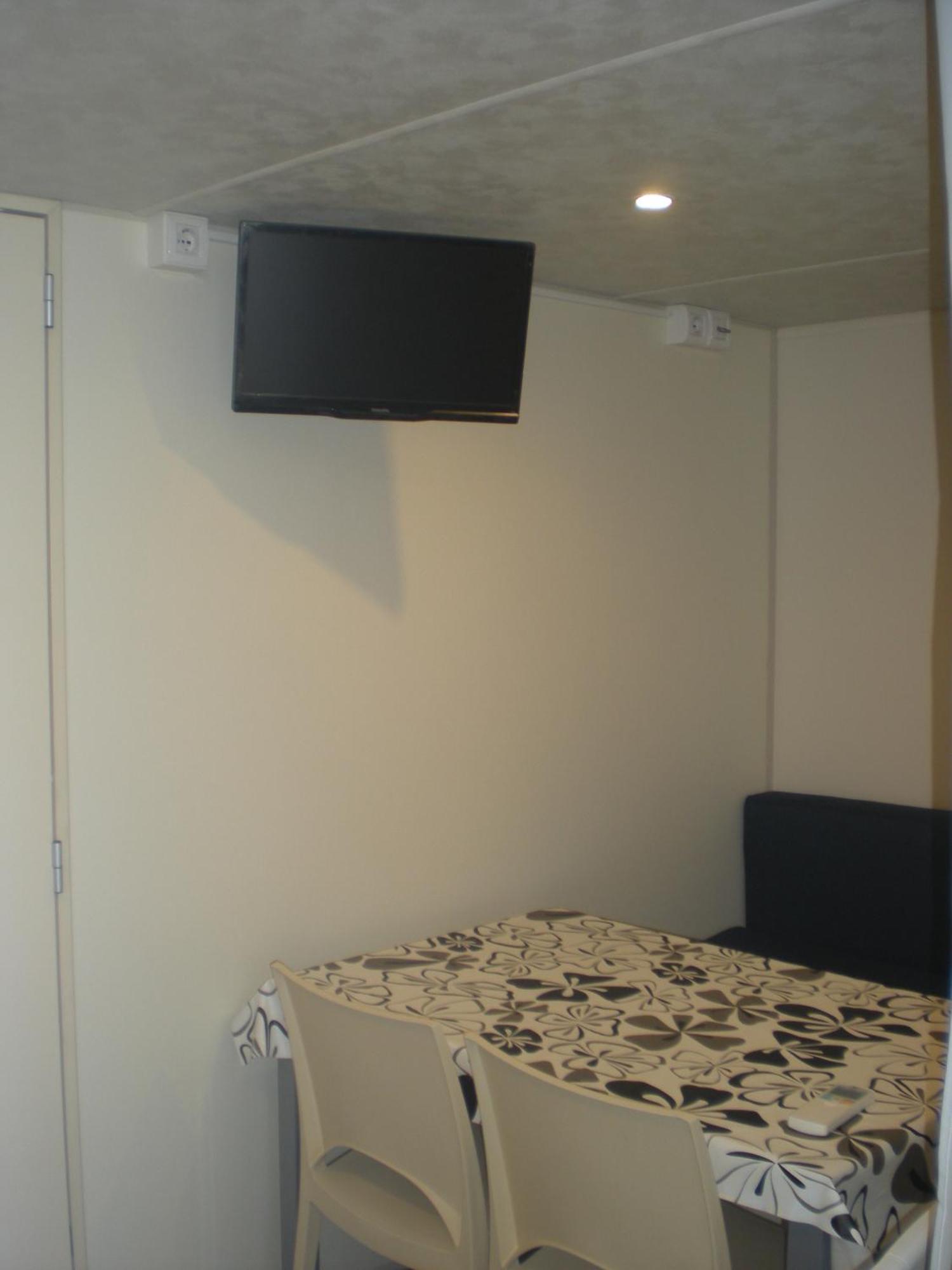Naturist Mobile Homes Eden In Fkk Ulika بوريتش الغرفة الصورة